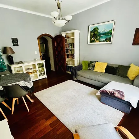 Grottgera 9 公寓 *